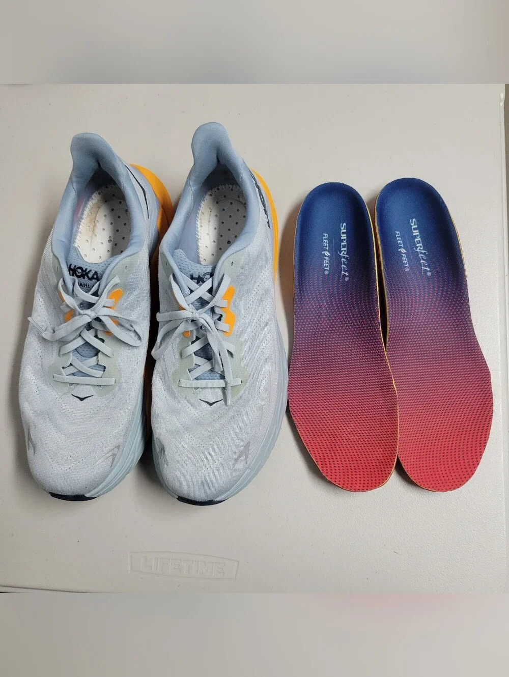 HOKA One One Arahi Men's Men's Light Blue & Orange Running Shoes Size 12D.